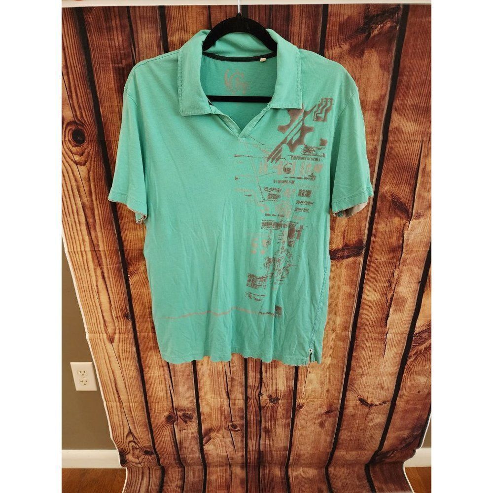 Men's Guess Brand T-Shirt in Large